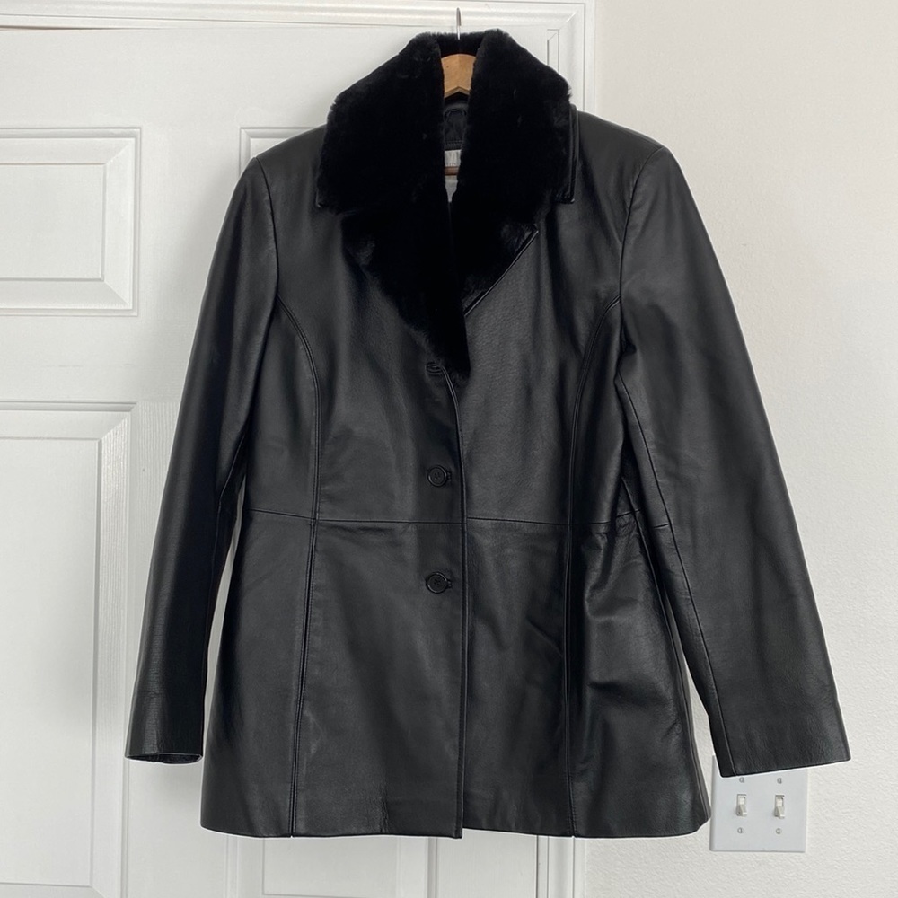 Worthington Y2K styled leather jacket with faux fur removable collar. *